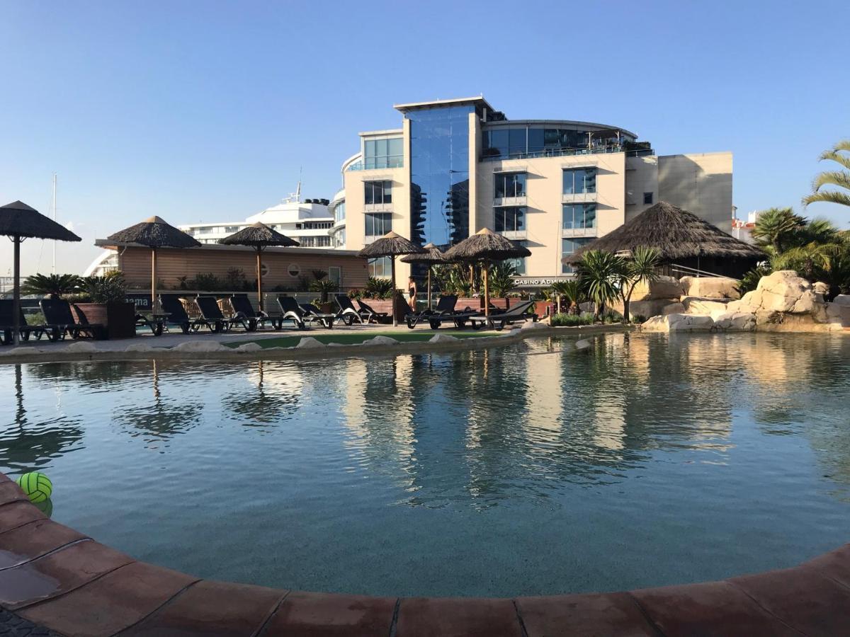 Swimming Pools Apartment In Ocean Village - 2 Bed 2 Bath Rock View غيبرالتار المظهر الخارجي الصورة