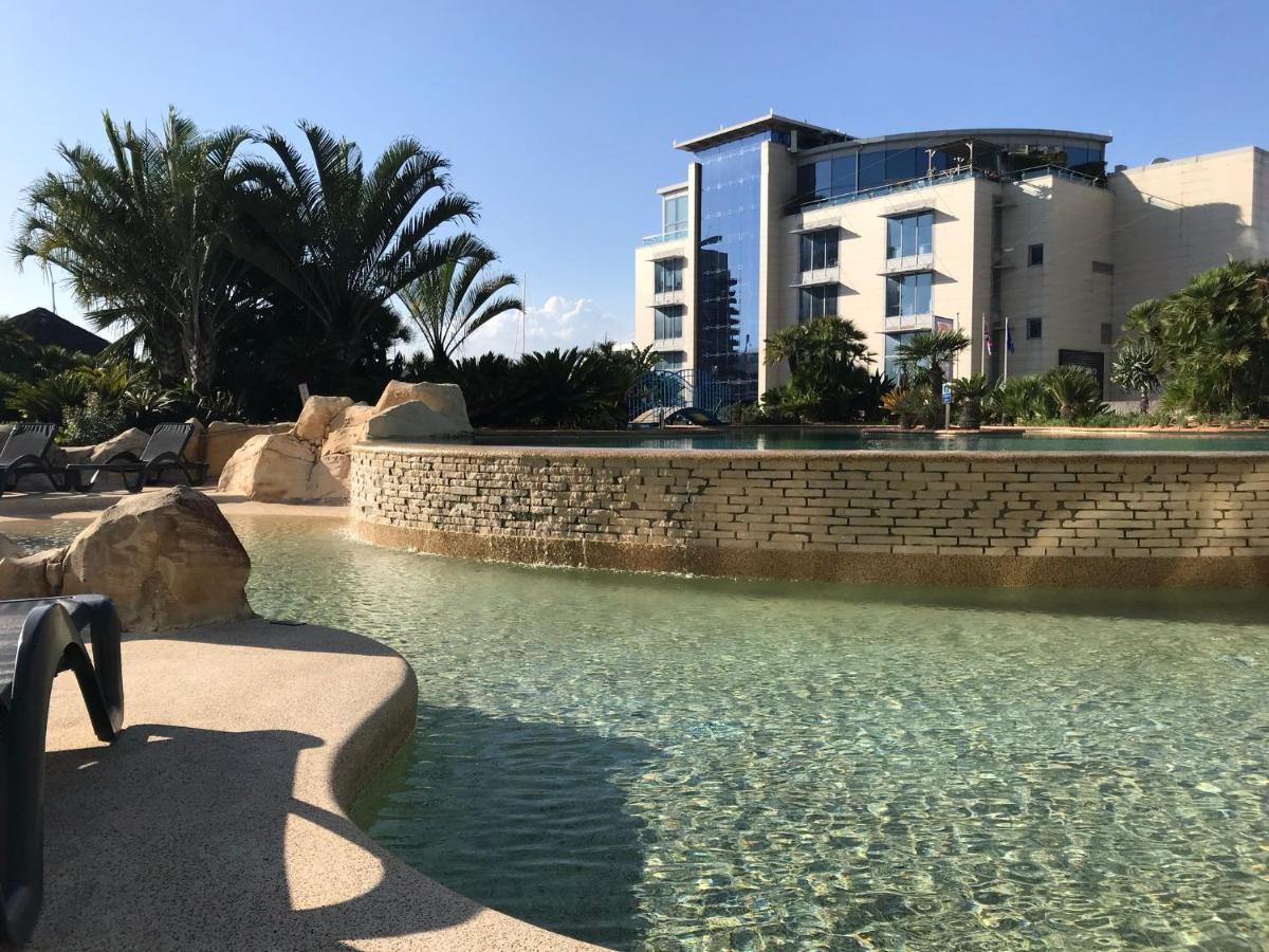 Swimming Pools Apartment In Ocean Village - 2 Bed 2 Bath Rock View غيبرالتار المظهر الخارجي الصورة
