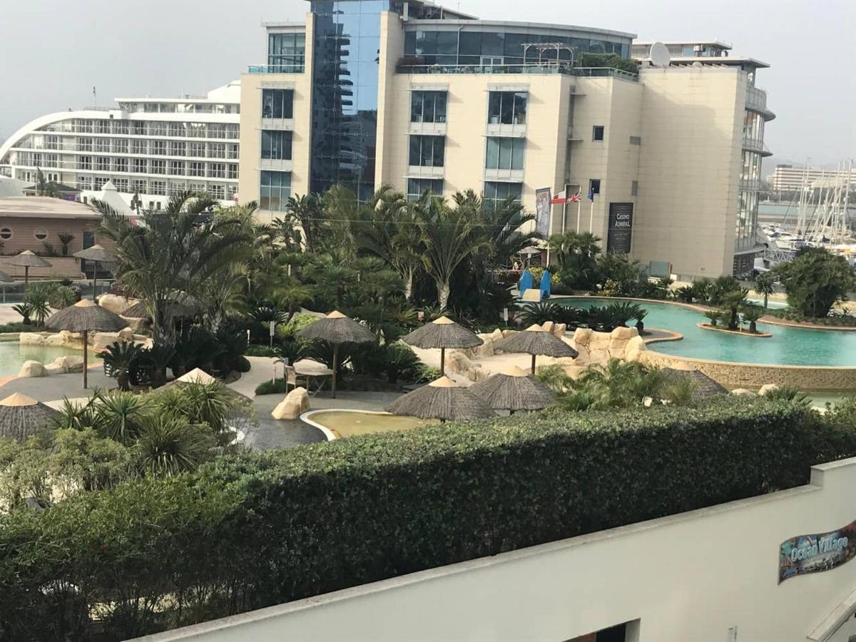 Swimming Pools Apartment In Ocean Village - 2 Bed 2 Bath Rock View غيبرالتار المظهر الخارجي الصورة